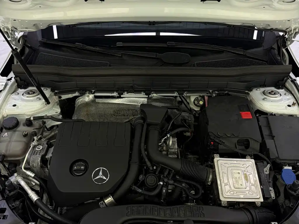 Mercedes-Benz GLB — миниатюра 22
