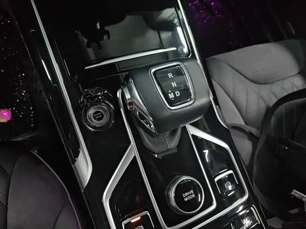 Hongqi Hongqi HS5 — миниатюра 14