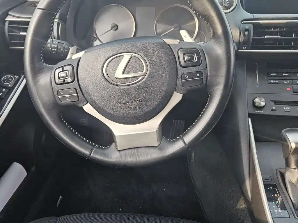 Lexus IS — миниатюра 8