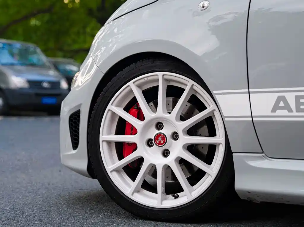 Abarth Abarth 695 — миниатюра 10