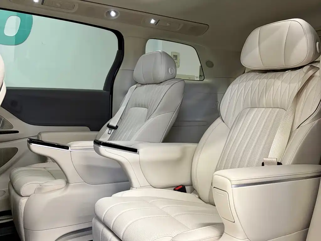 Voyah Dreamer PHEV 4WD Flagship Kunpeng Edition, фото 6