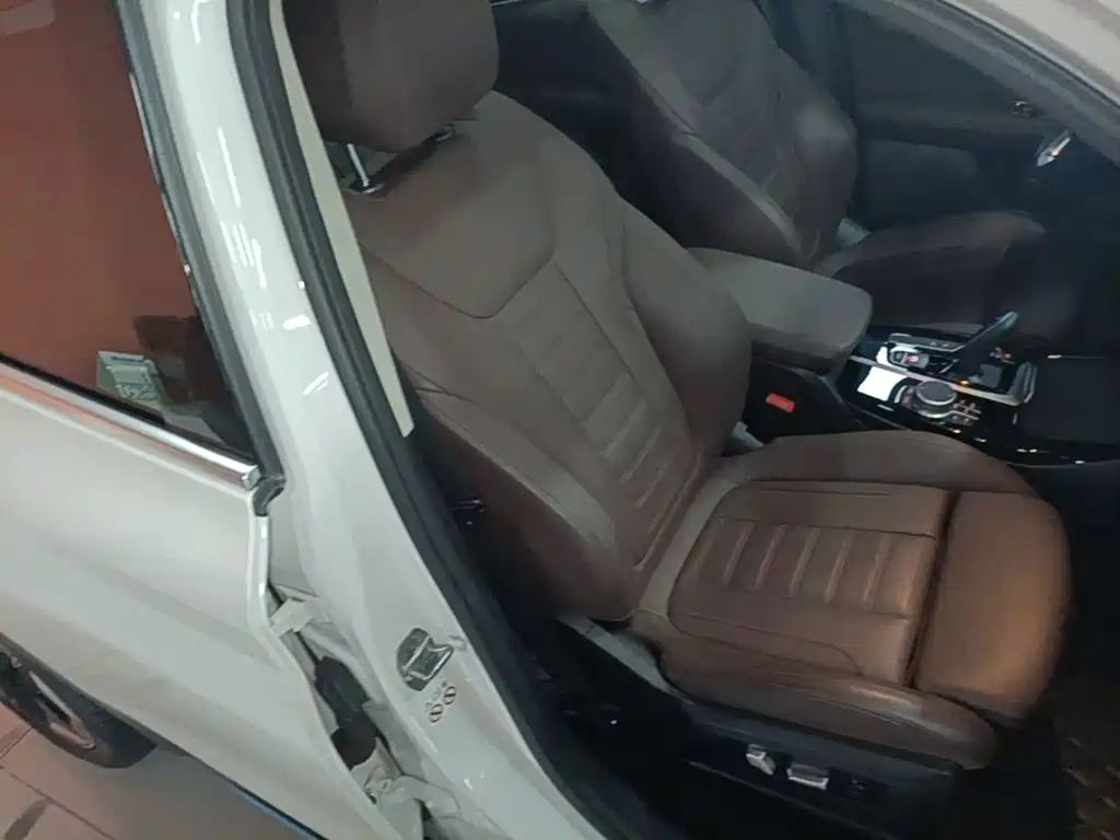 BMW iX3 — миниатюра 25
