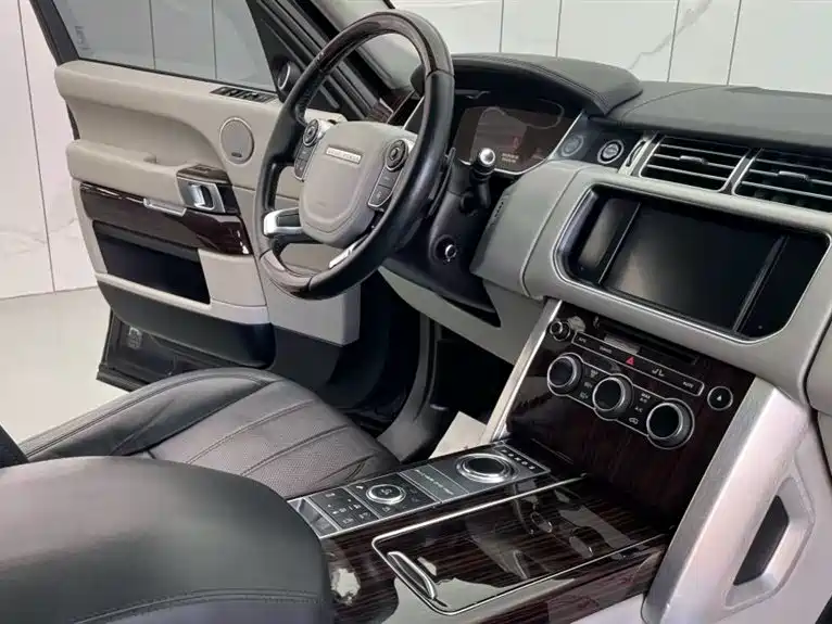 Land Rover Range Rover — миниатюра 19
