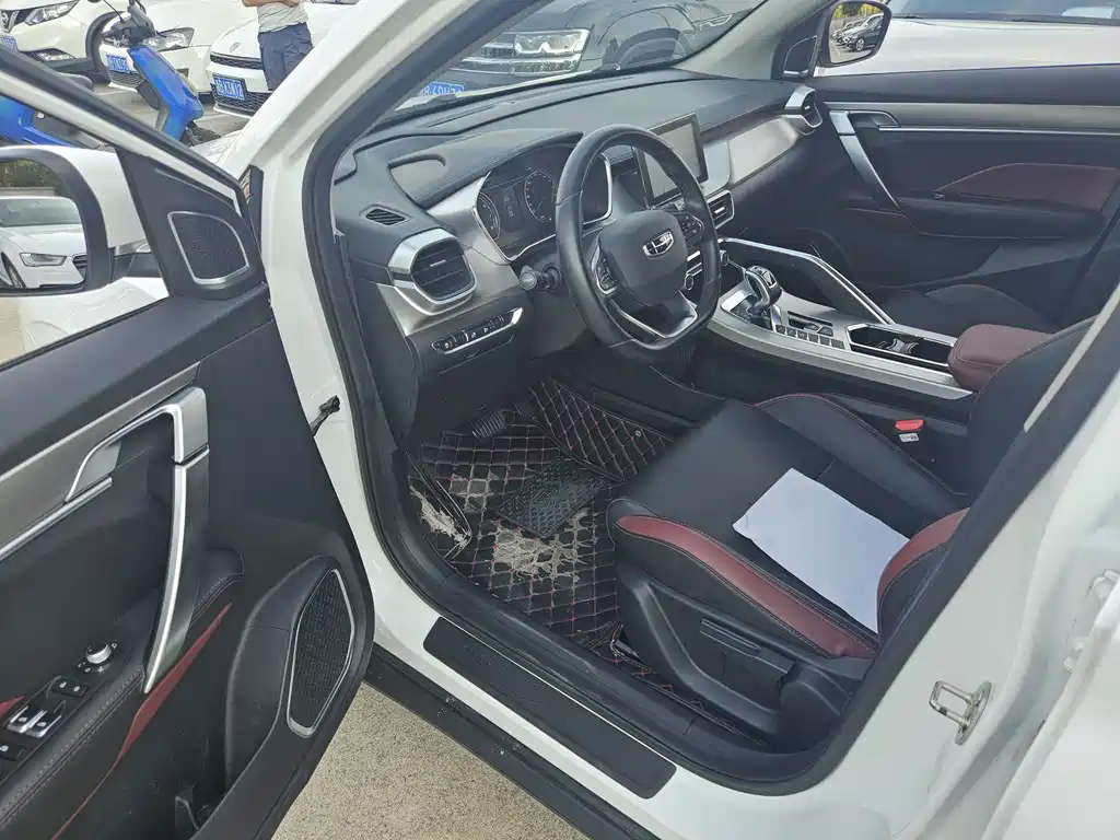 Geely Binyue — миниатюра 4
