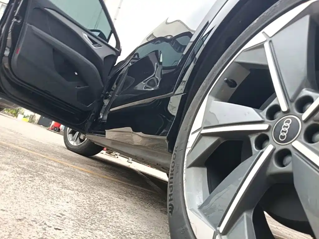 Audi Q5 e-tron — миниатюра 22