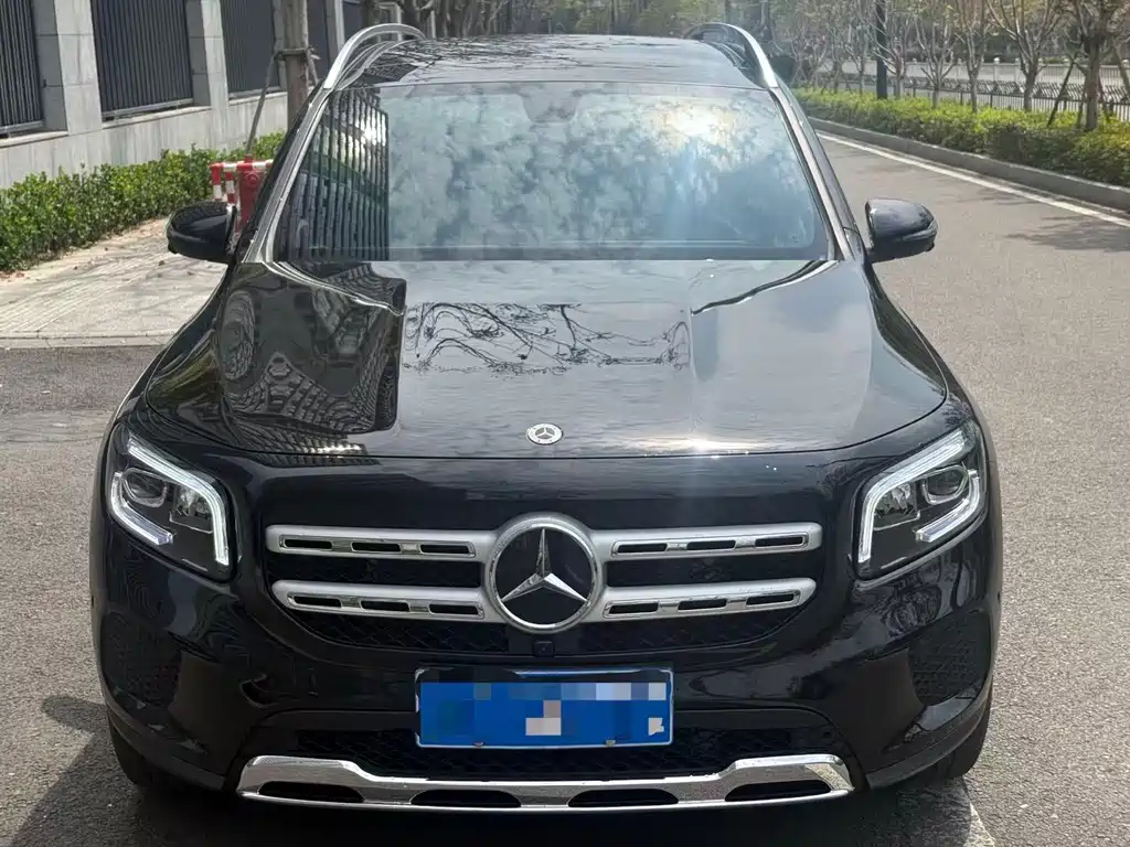Mercedes-Benz GLB 2023