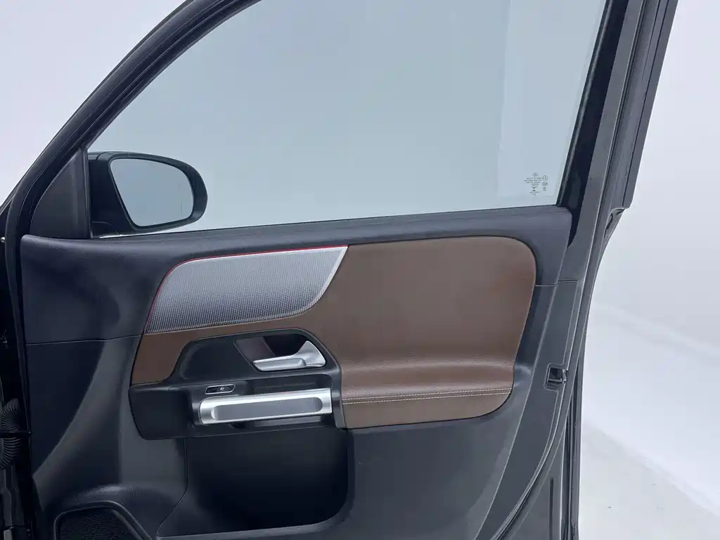 Mercedes-Benz GLB — миниатюра 25