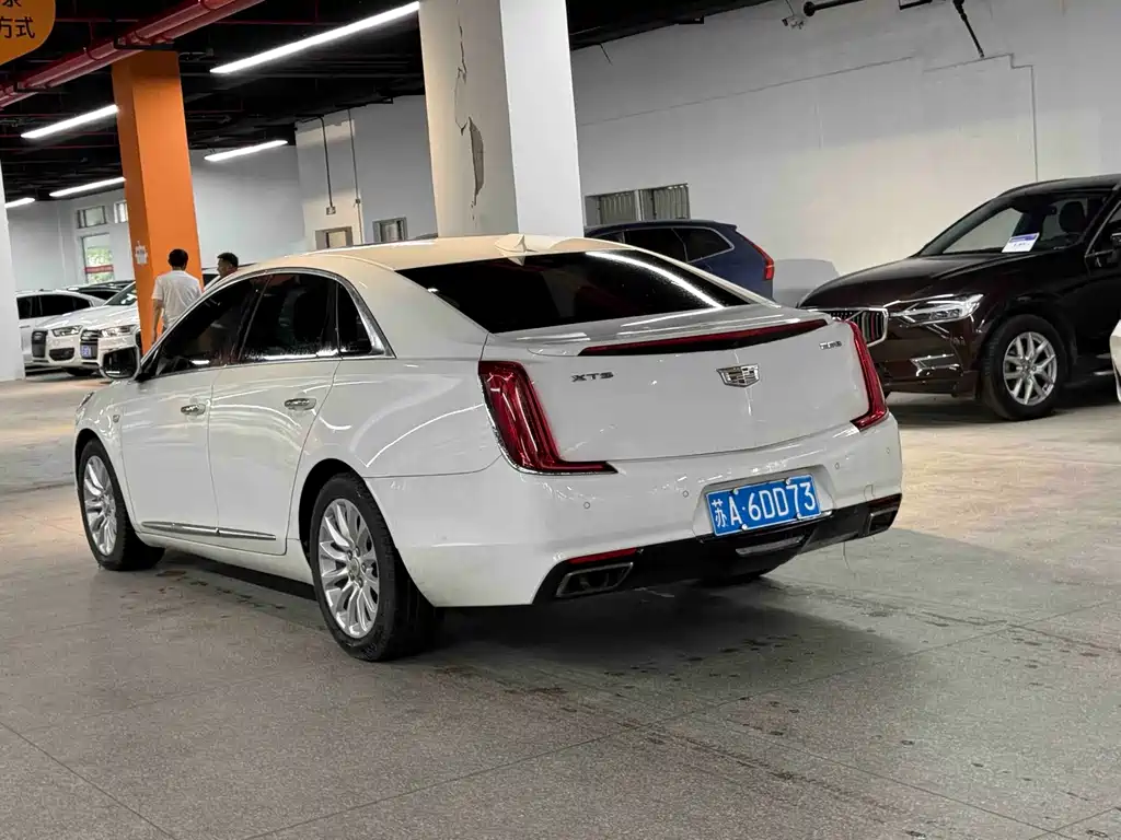 Cadillac XTS