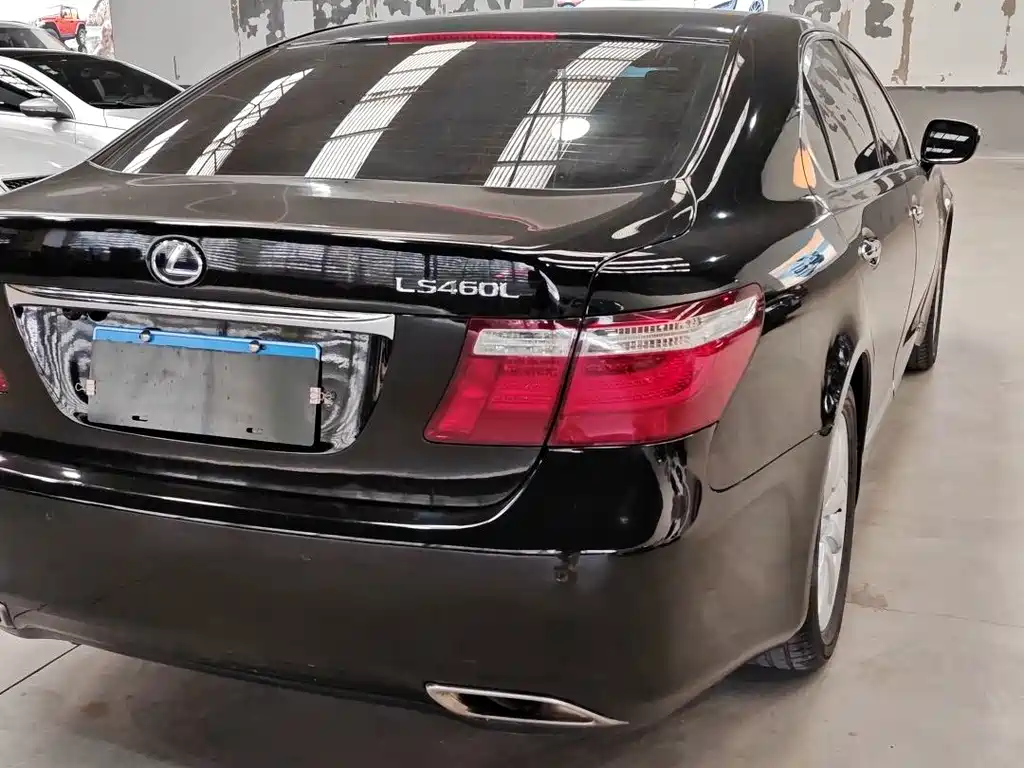 Lexus LS — миниатюра 4