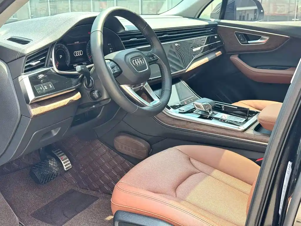 Audi Q7 — миниатюра 4