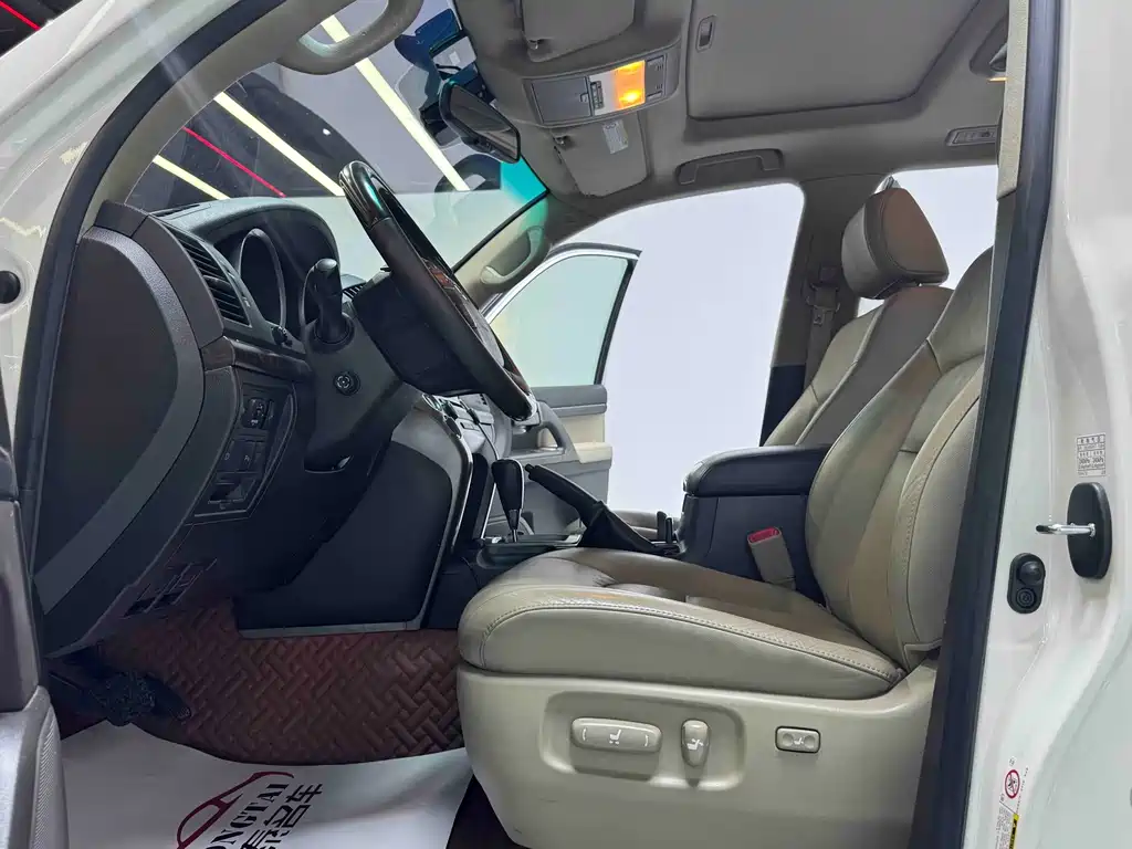 Toyota Land Cruiser — миниатюра 5