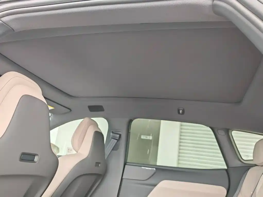 Volvo XC70 PHEV — миниатюра 13