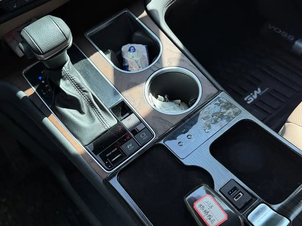 Toyota Granvia — миниатюра 14