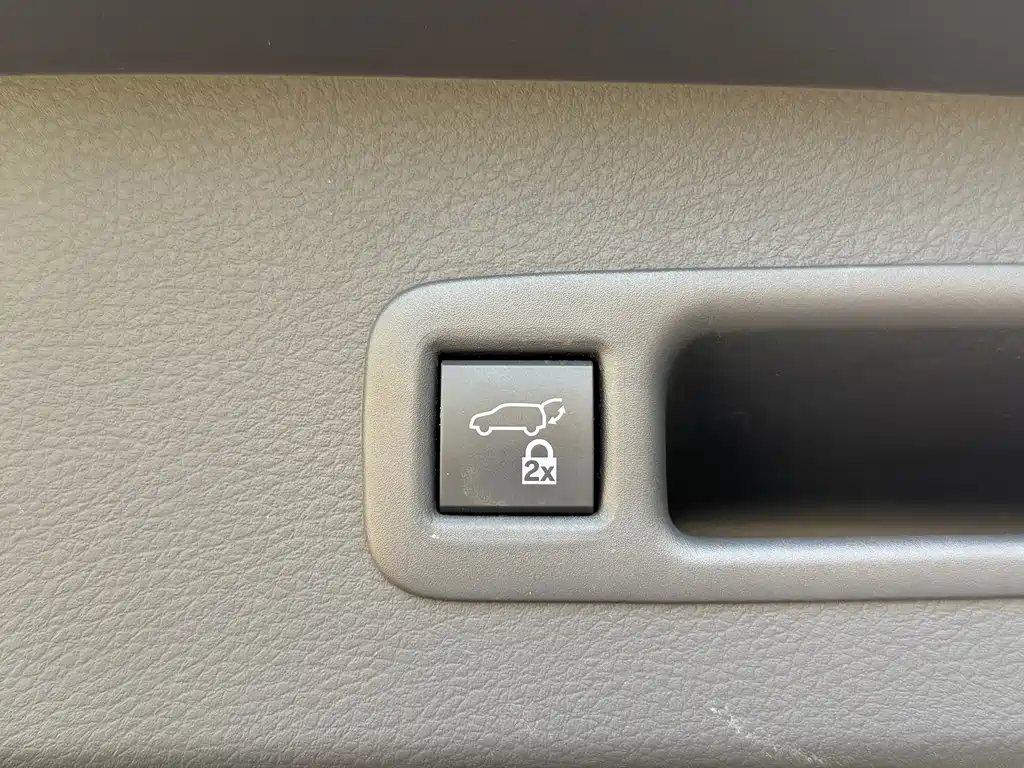 Toyota Granvia — миниатюра 21