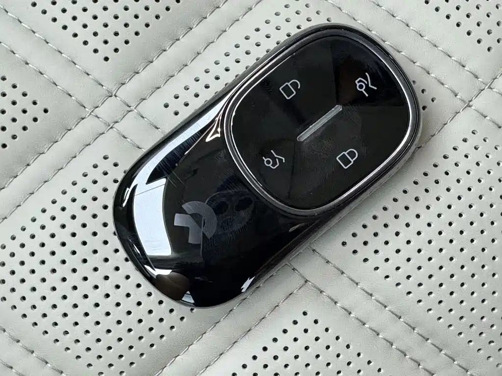 NIO ES8 — миниатюра 20