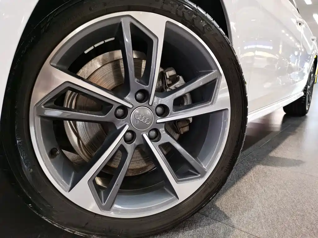 Audi A4L — миниатюра 15