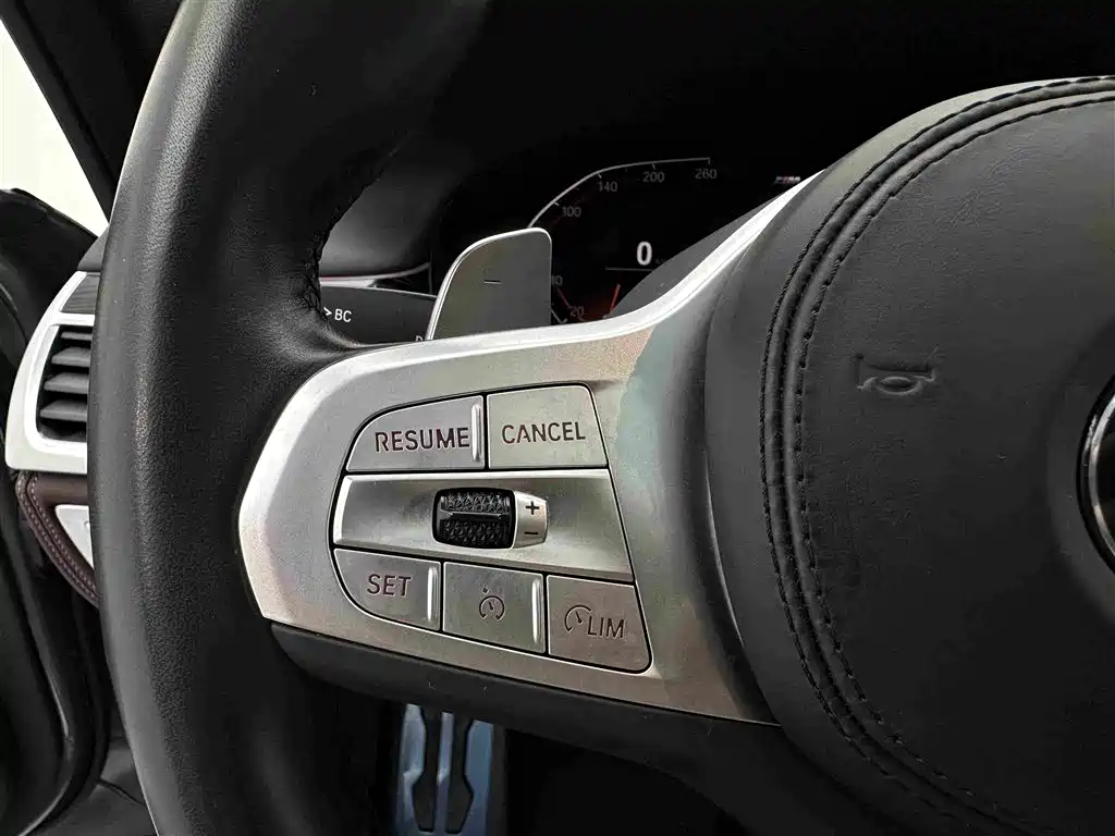 BMW 7 Series — миниатюра 24