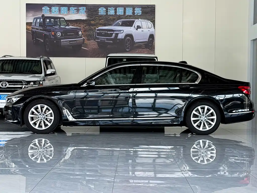 BMW 7 Series — миниатюра 5