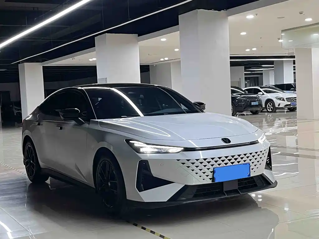 Changan UNI-V — миниатюра 3