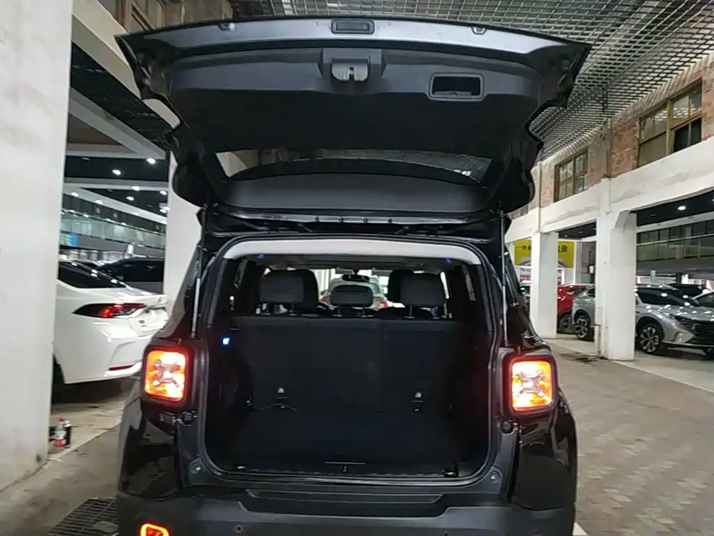 Jeep Renegade — миниатюра 19