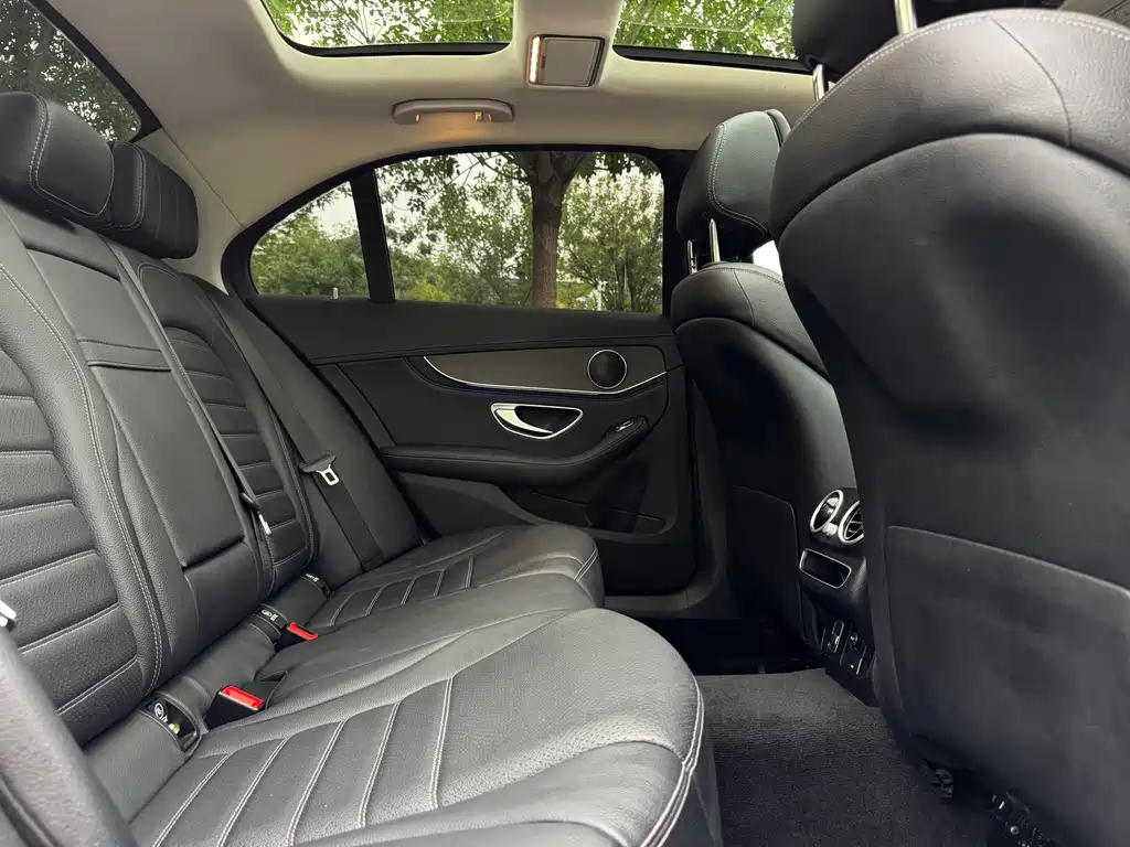 Mercedes-Benz C-Class — миниатюра 17