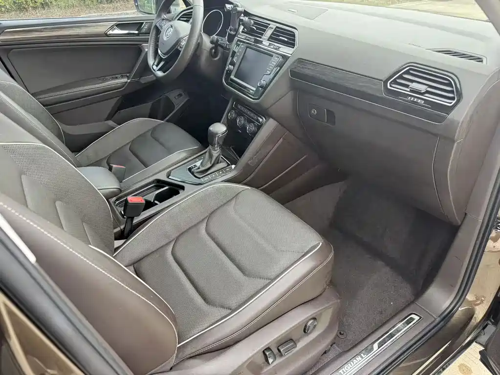 Volkswagen Tiguan L — миниатюра 16