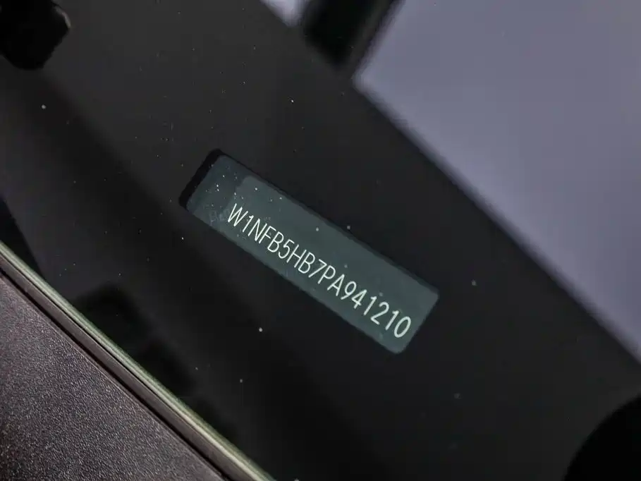 Mercedes-Benz GLE (Import) — миниатюра 36