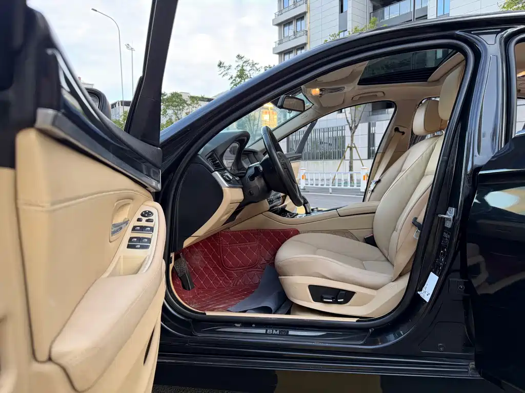 BMW 5 Series — миниатюра 10