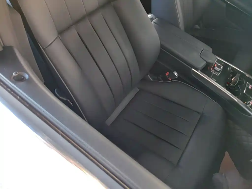 Mercedes-Benz E-Class — миниатюра 25