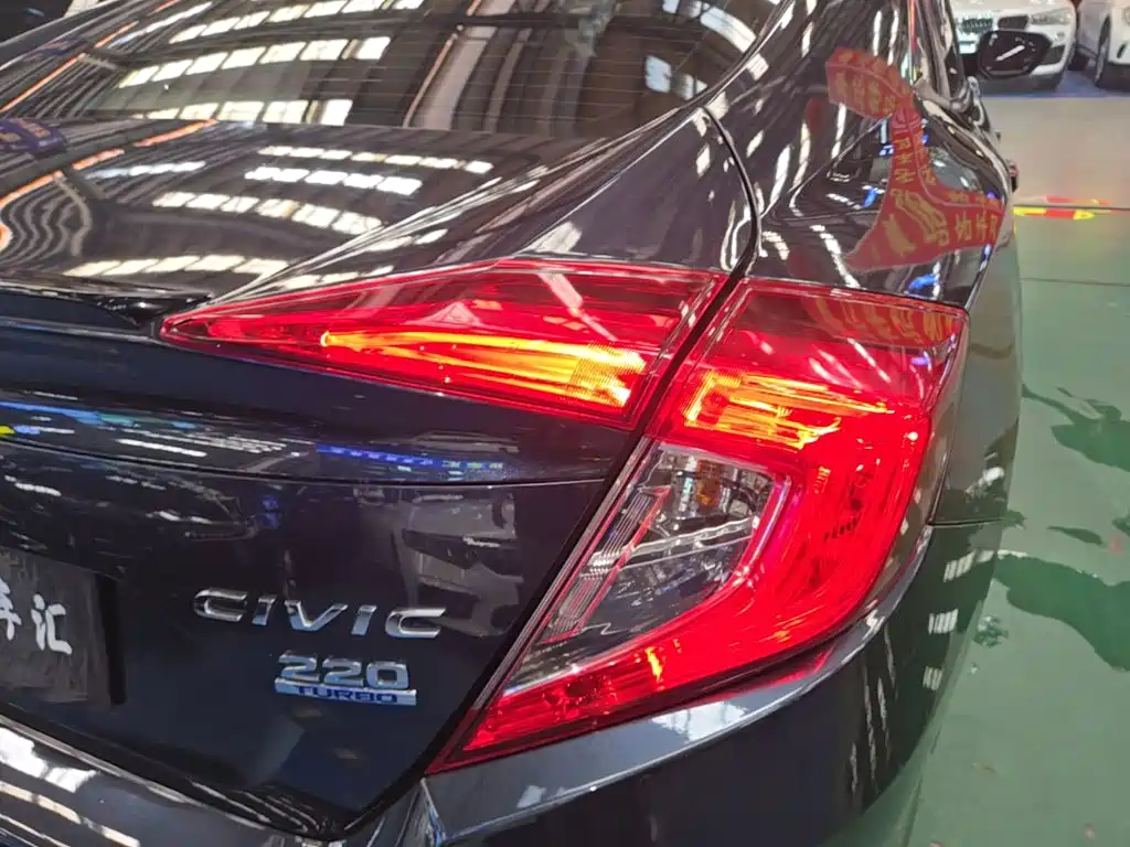 Honda Civic — миниатюра 8