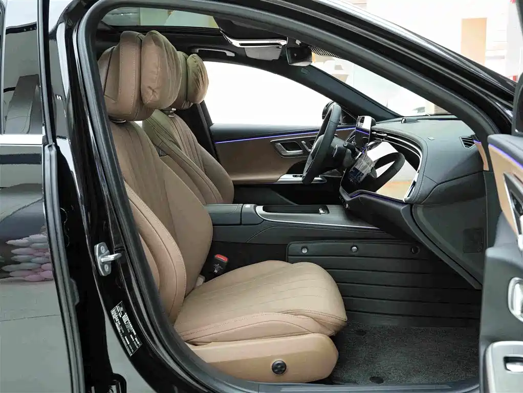 Mercedes-Benz E-Class — миниатюра 12
