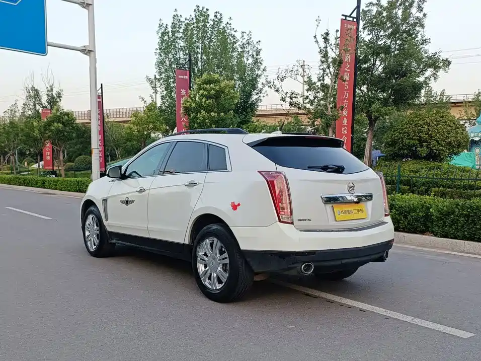 Cadillac SRX — миниатюра 2