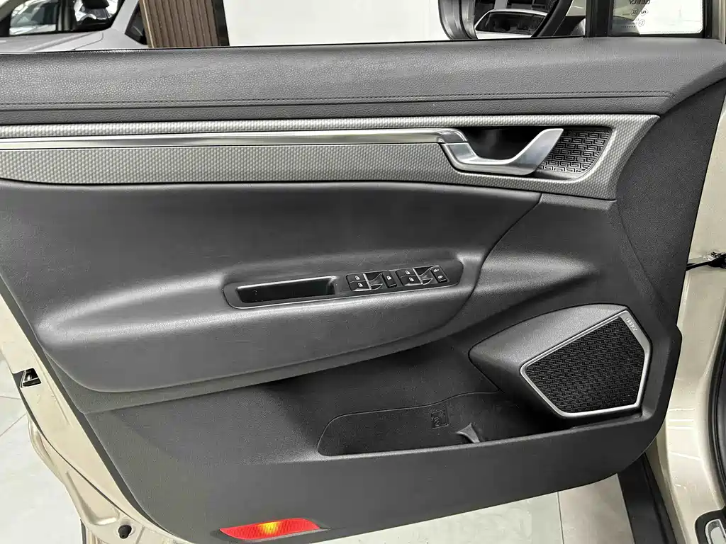 GEELY AUTOMOBILE EMGRAND GS