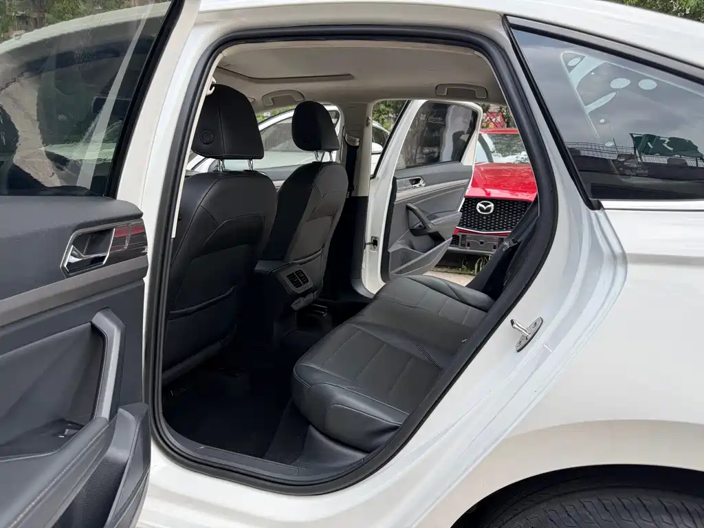 Volkswagen Lavida — миниатюра 5