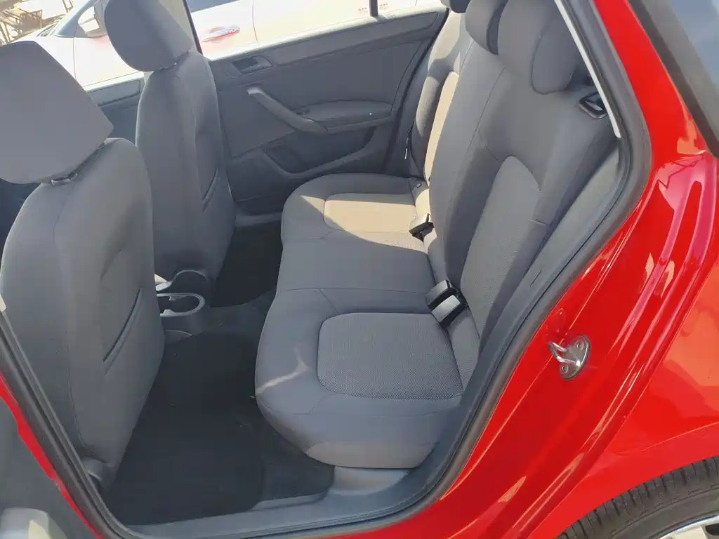 Skoda Rapid Spaceback — миниатюра 17