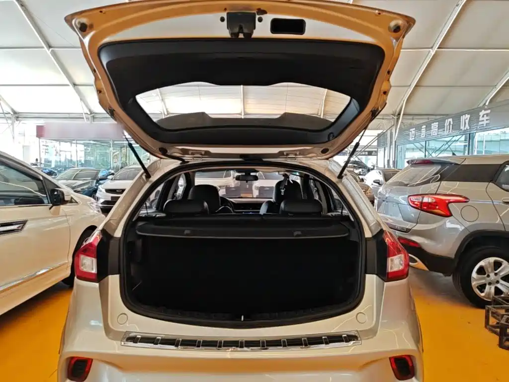 Geely Vision X3 — миниатюра 19