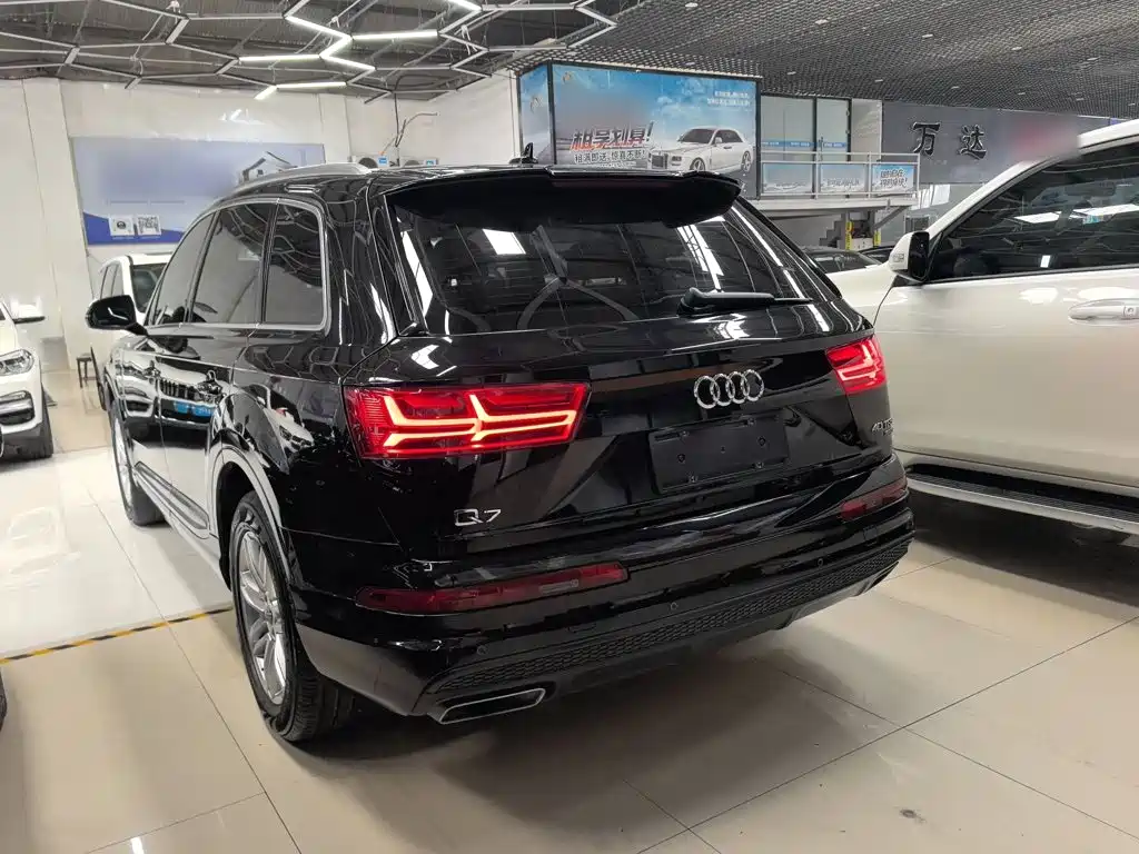 Audi Q7 — миниатюра 7