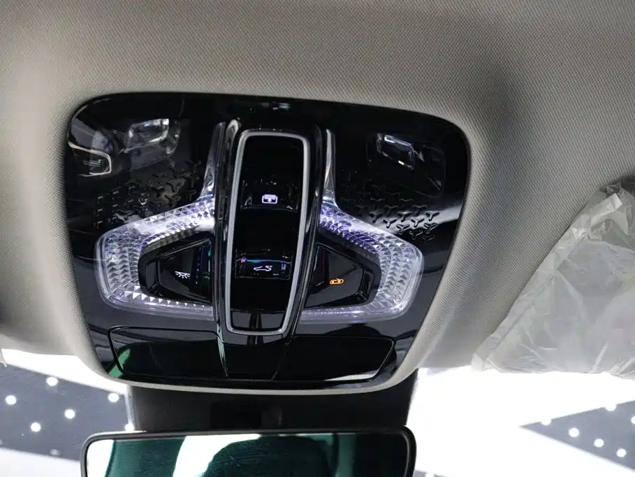 Roewe iMAX8 — миниатюра 13