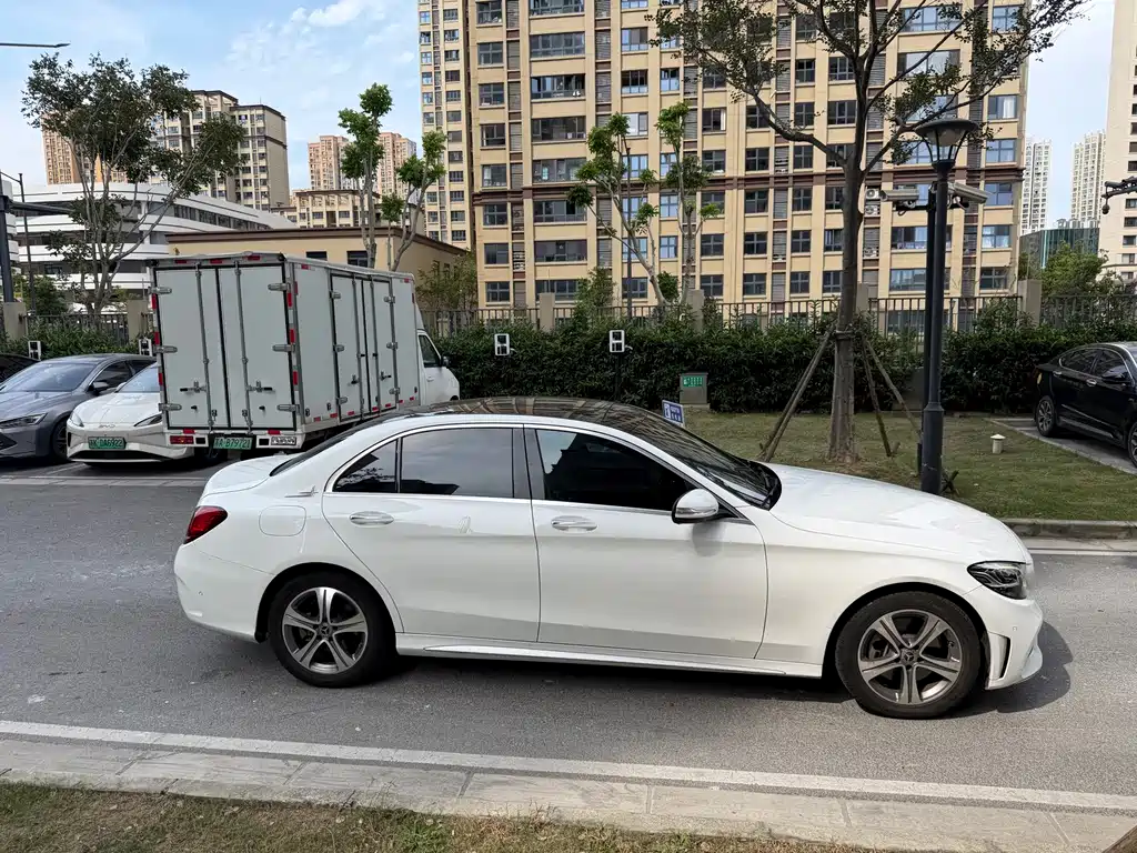 Mercedes-Benz C-Class — миниатюра 4
