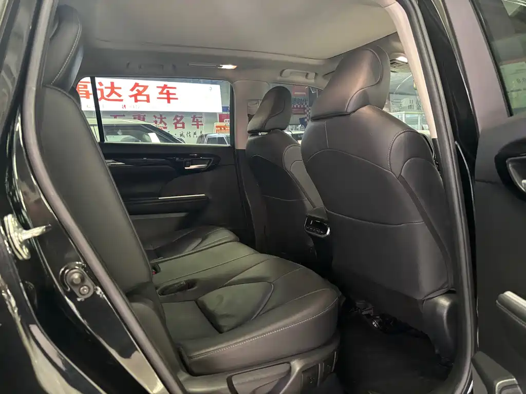 Toyota Highlander — миниатюра 6