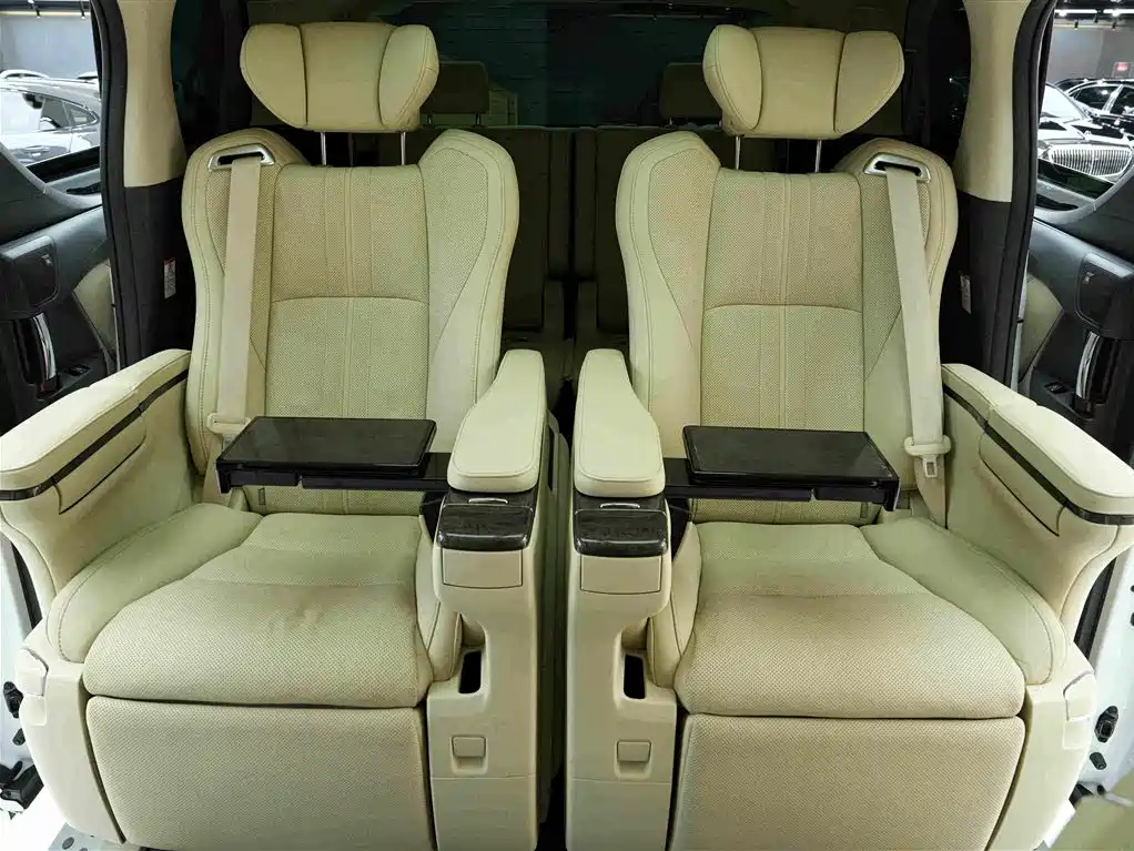 Toyota Vellfire — миниатюра 14