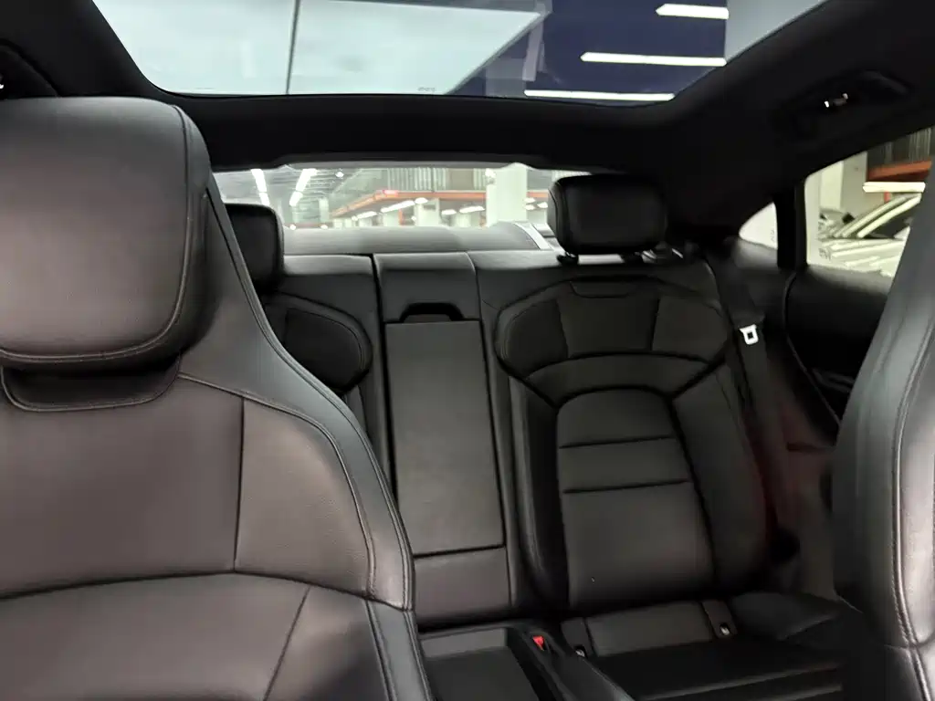 Porsche Taycan — миниатюра 14