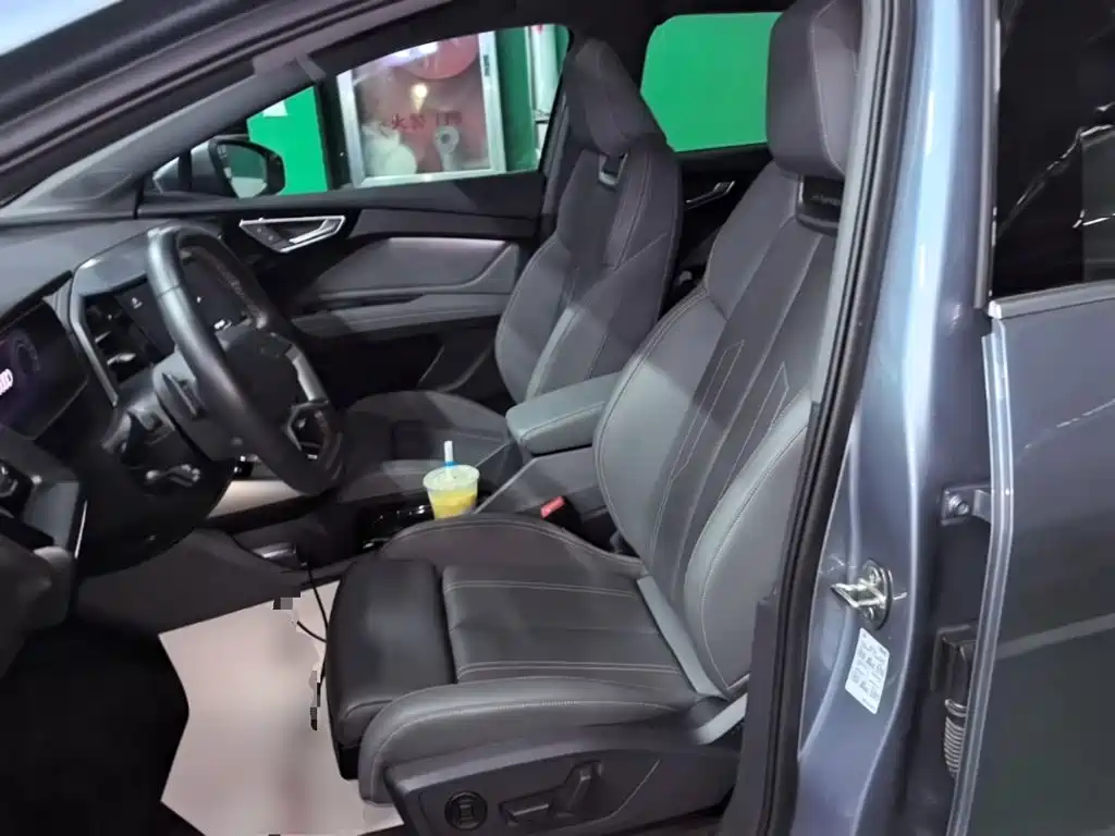 Audi Q4 e-tron — миниатюра 15