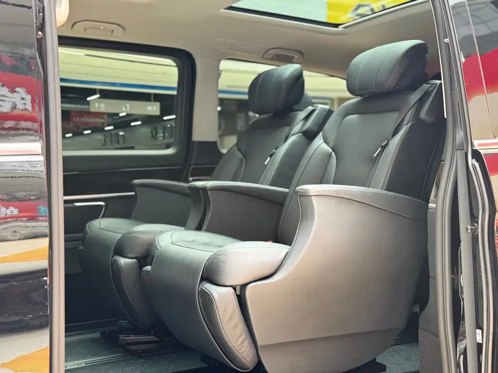 Mercedes-Benz V-Class — миниатюра 5