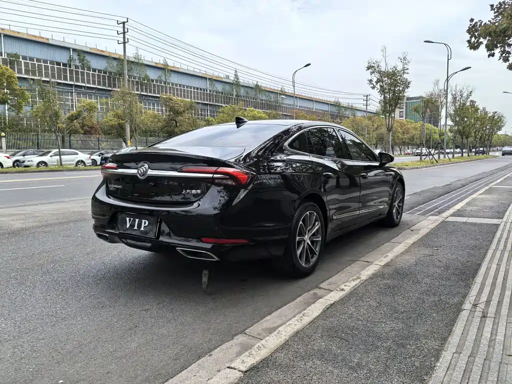 Buick LaCrosse — миниатюра 7