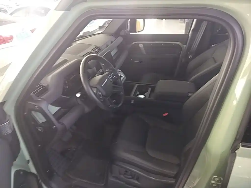 Land Rover Defender — миниатюра 16