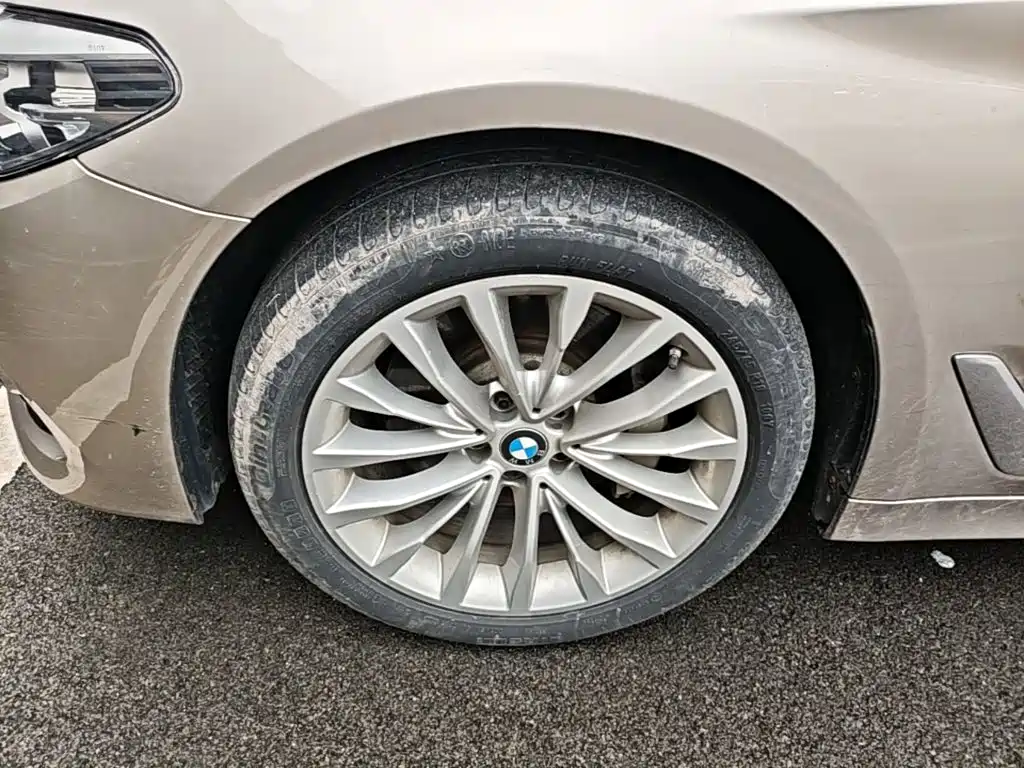 BMW 5 Series — миниатюра 23