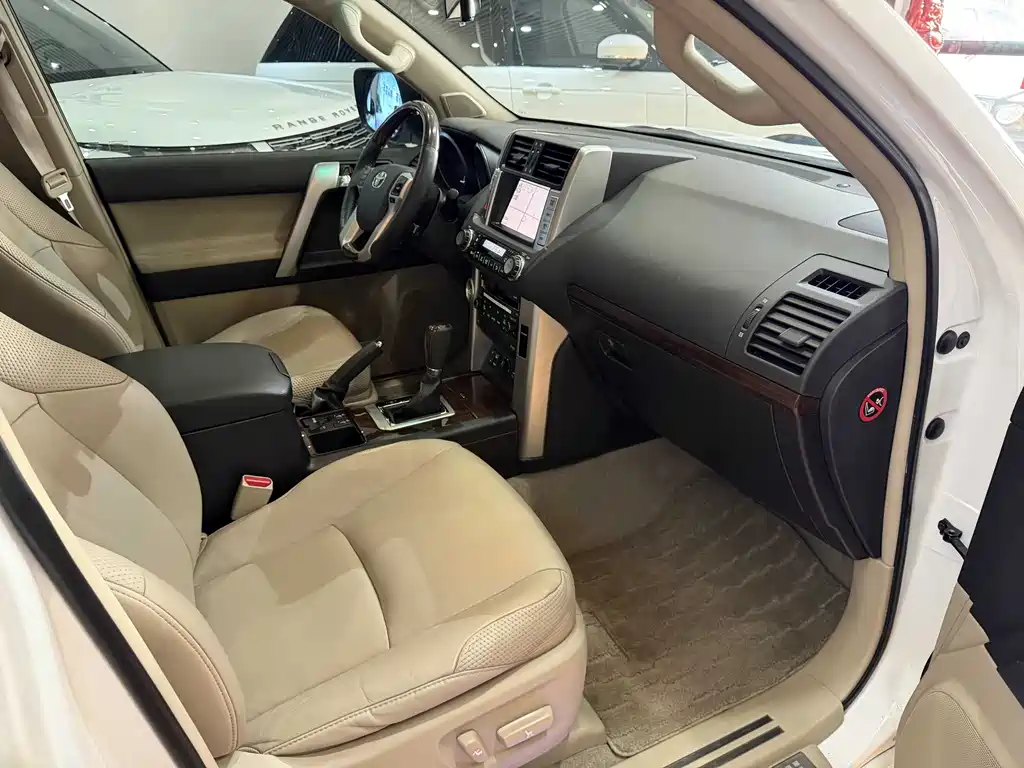 Toyota Land Cruiser Prado 2010 4.0L AT VX NAVI