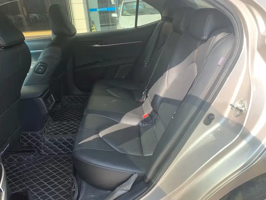 Toyota Camry — миниатюра 8