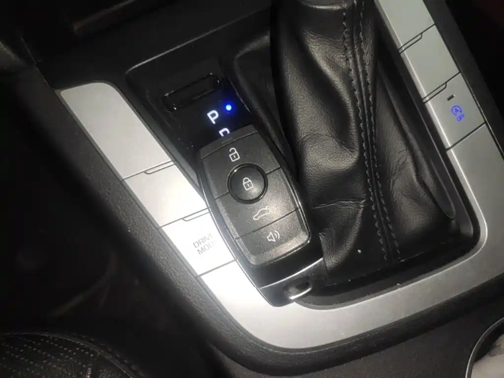 Hyundai Elantra — миниатюра 9